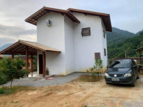 Sobrado branco Enseada